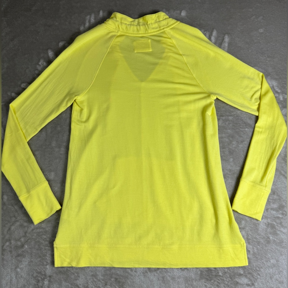 Lilly Pulitzer Luxletic Cassi Popover Top in Watch Hill Yellow Size Small - Picture 9 of 15